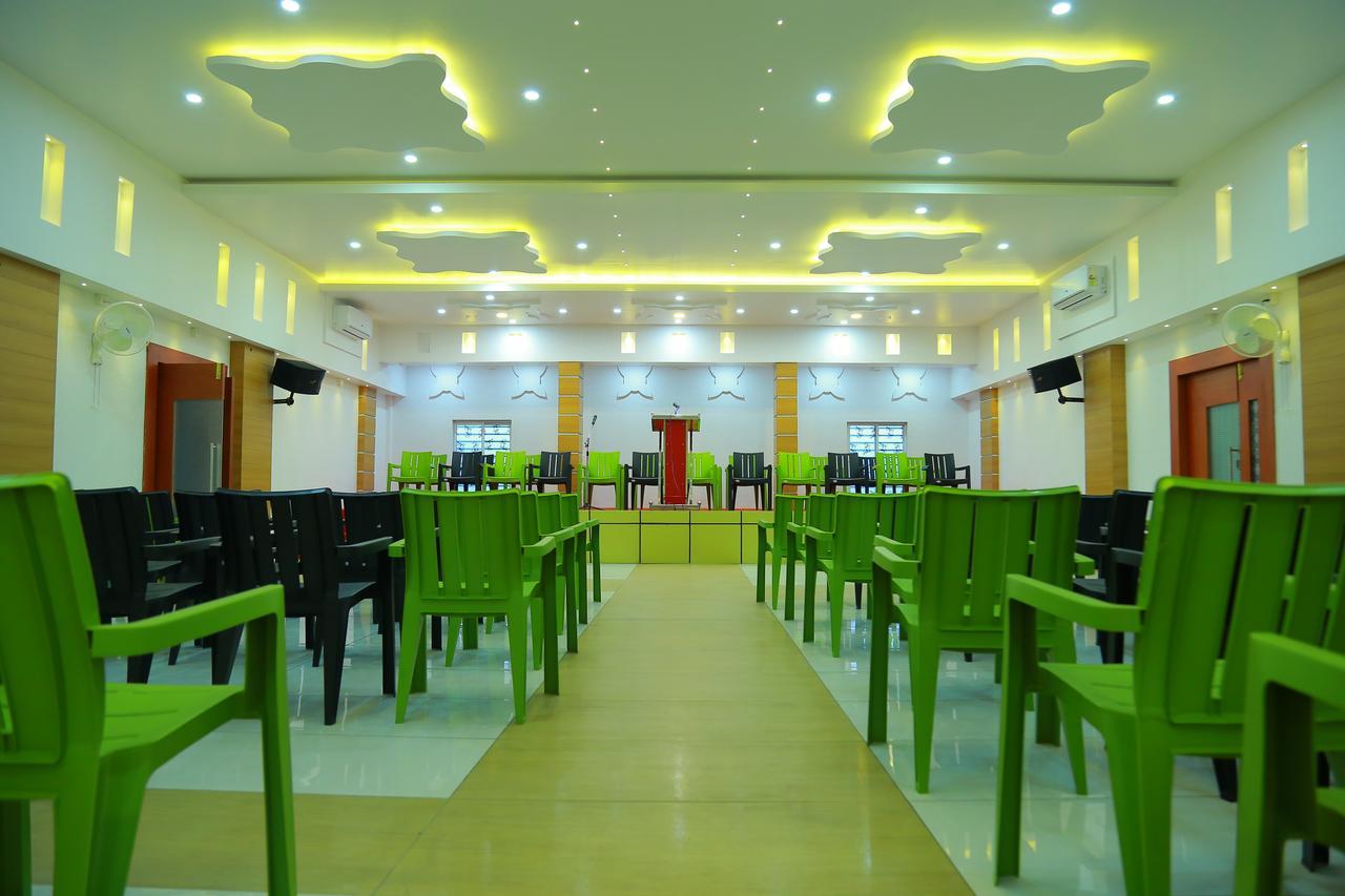 Royal Plaza Residency Hotel Cheruppulasseri Екстериор снимка